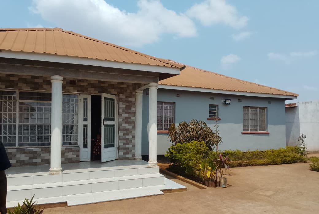 AREA 25 SECTOR 5 HOUSE FOR SALE NEAR( DZENZA SECONDARY SCHOOL LILONGWE ) 