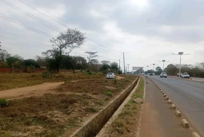 AREA 18PRIME COMMERCIAL PLOT FOR SALE ALONG –  (M1 ROAD)
